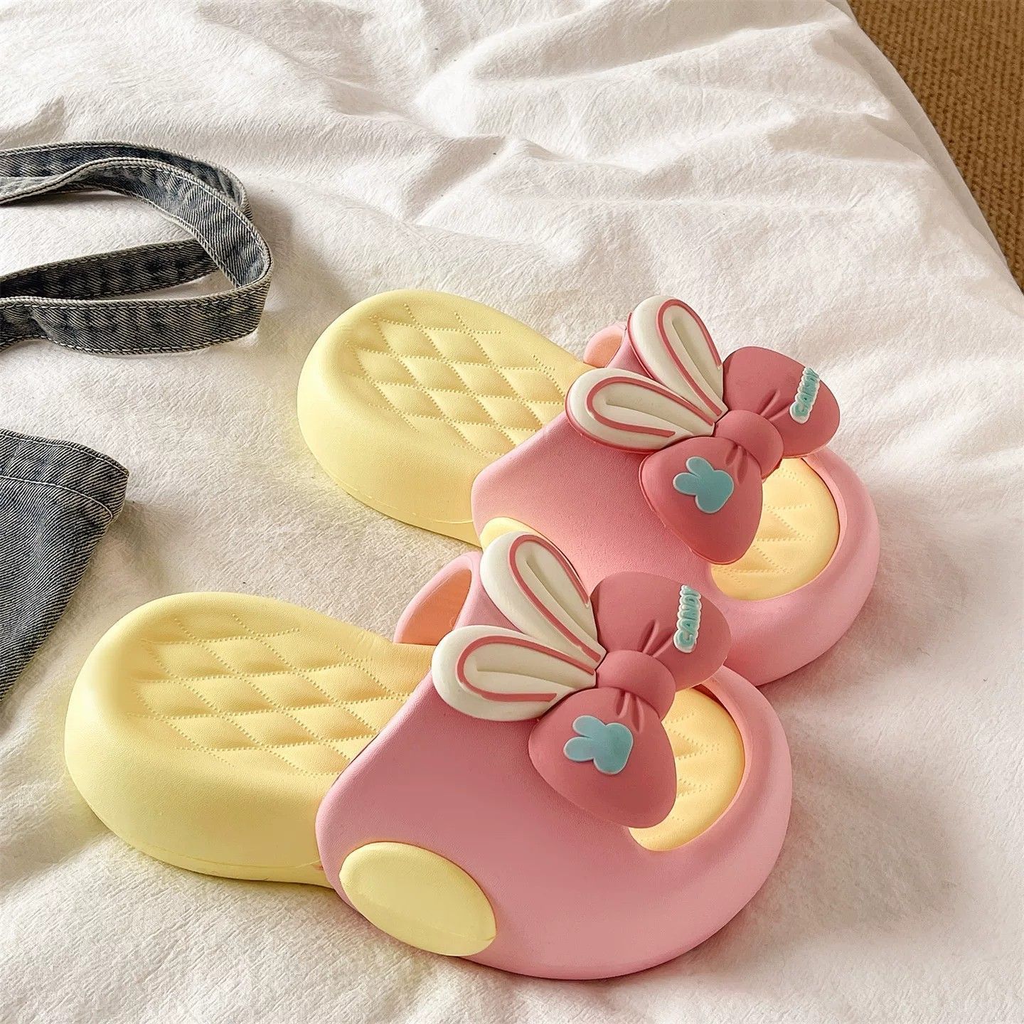 Leuke strik konijnenoor platfo - Cotton Candy Cone recensie en prijs