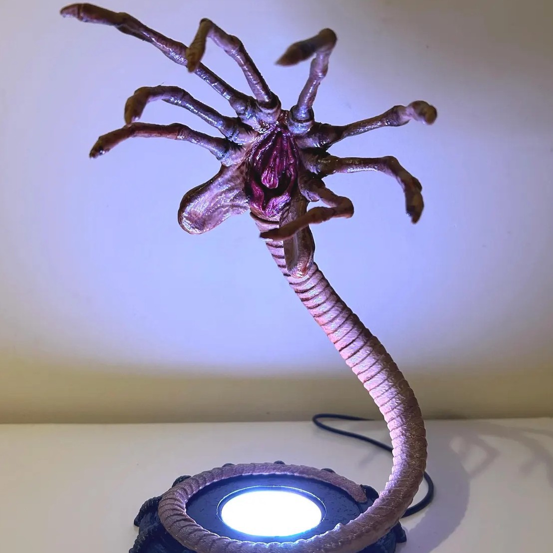Alien Facehugger Lamp Nachtlam - Neon Sign Party recensie en prijs